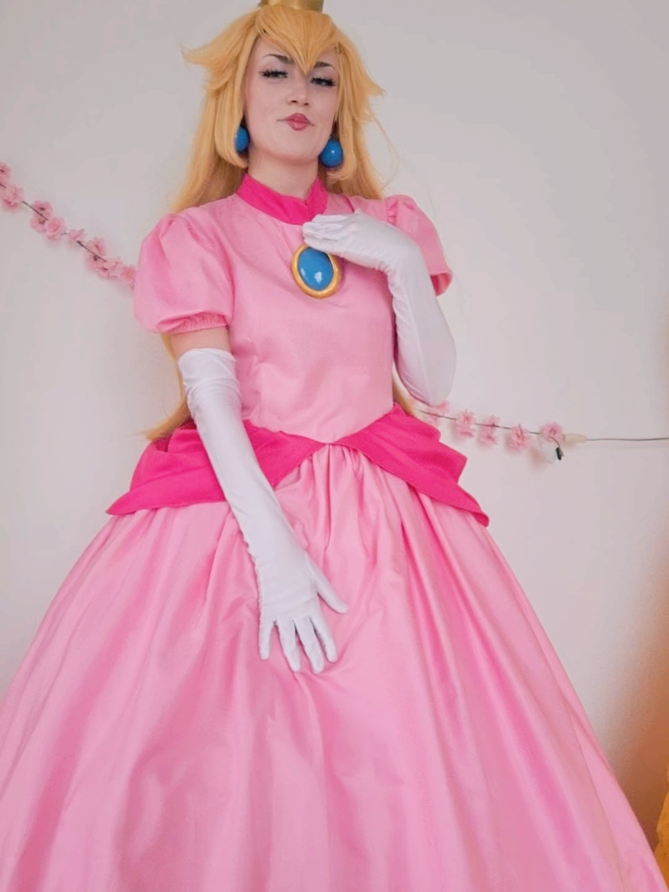 🎀💝🌸 #peach #princesspeach #peachcosplay #princesspeachcosplay #mario #mariocosplay #supermario #supermariocosplay #cosplay #princesscosplay #pink #cosplaycommunity #cosplayfyp 