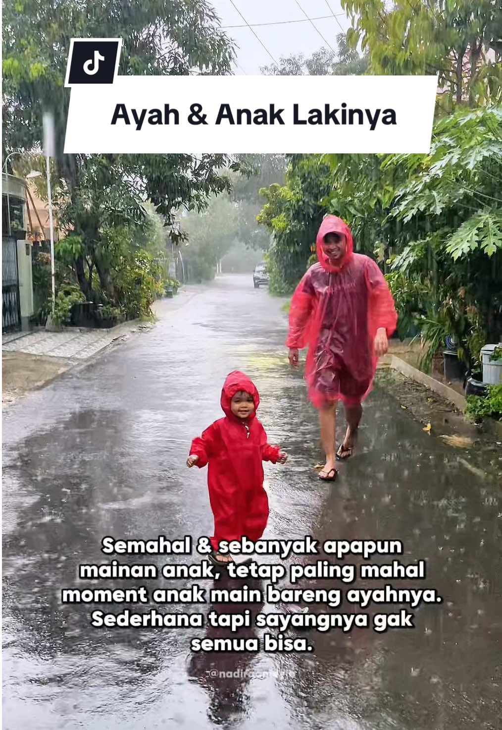 Momentnya yang mahal, karna walaupun sederhana tapi gak semua bisa kaya gini. Allahumma Barik 🤍 #fatherandson #fatherlove #fatherhood #ayahdananak #ayahhebat #foryoupage 