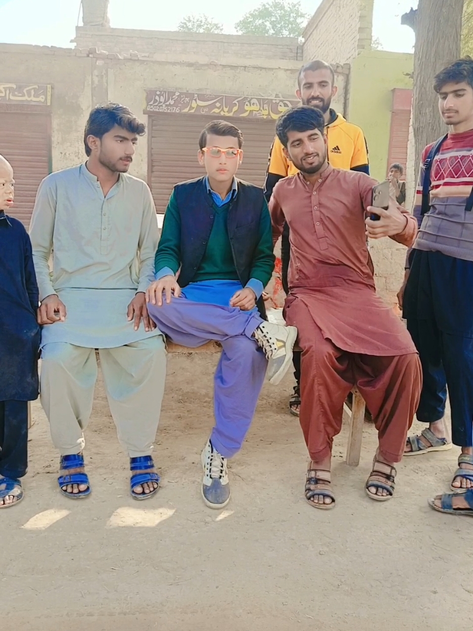 Ghar ke andar aur ghar ke bahar ke halat 🤣🤣🤣#foryoupage #foryou #fyp #videoviral #1m #malikzubair #funny #muzaffarghar #UK @TikTok @#foryou @Foryoupage 