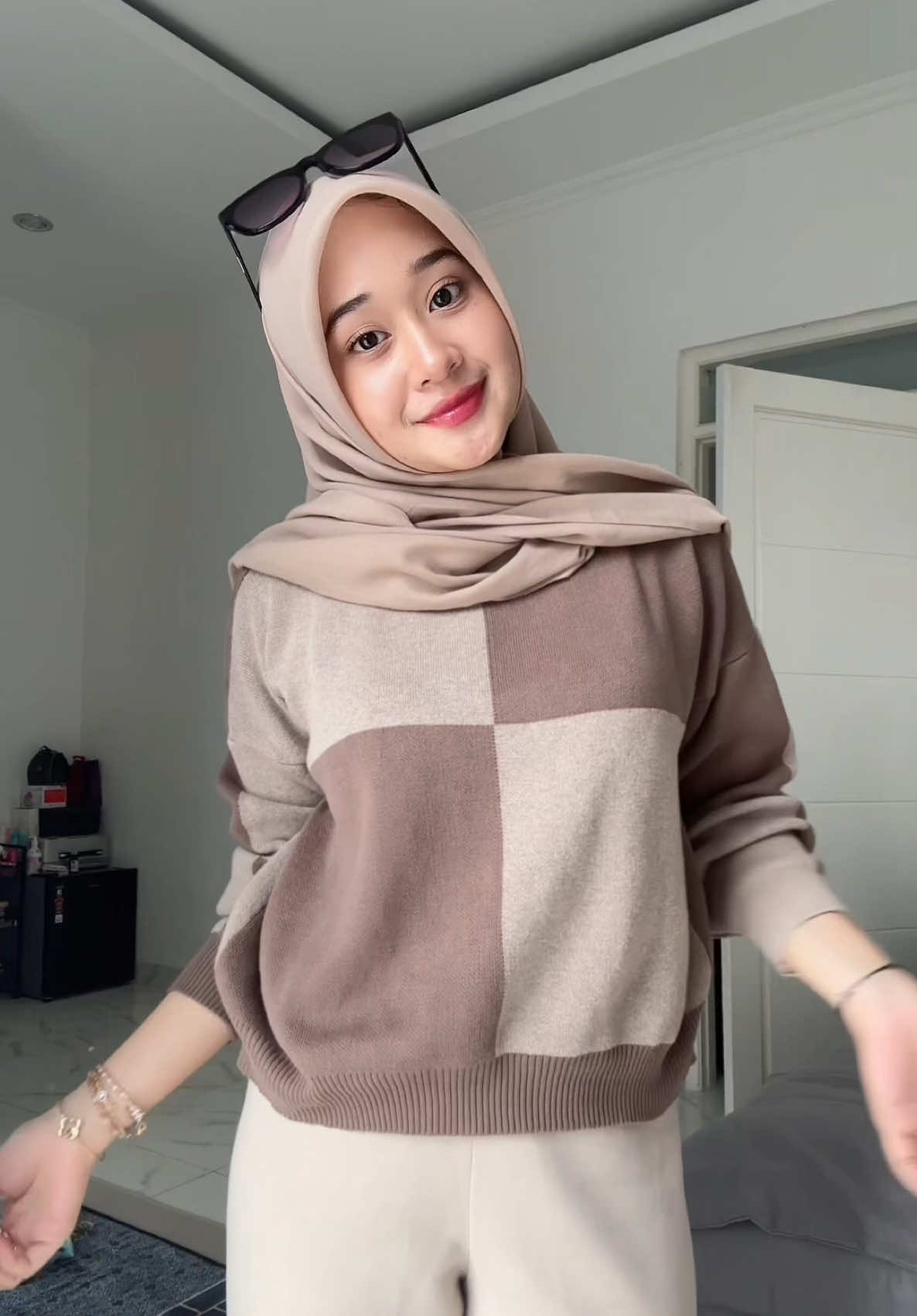 Uuu liburann ni, pada kemanaa? Ku bikin vlog today! Tungguin yaccc ^^