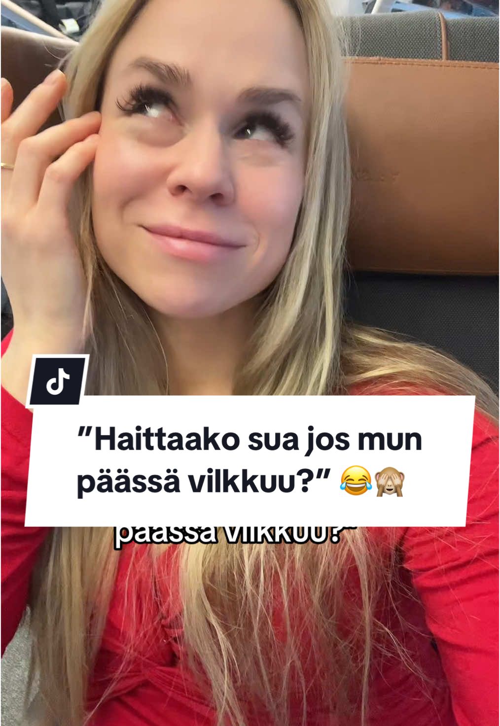 Ja tää extra-luokka tuli bonuksena, kun junassa oli teknisiä ongelmia. Jos olisin ostanut itse tänne lipun, sit olisi syytä huolestua 🙈😅 #annamunollasyypääsunhymyyn #vilkkuvapää #matkalla #annukkanauraja #ammattinauraja 