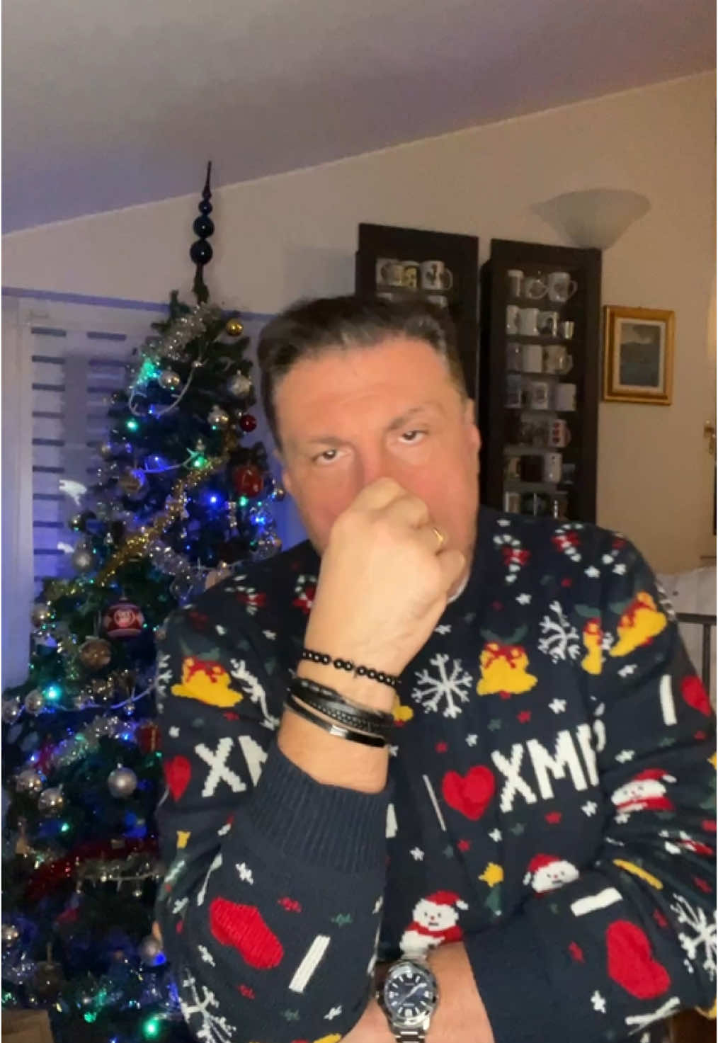 Auguri sinceri a tutti voi!!! 🎄❤️  BUON NATALE da Claudio Lauretta 🥰 #natale2024  #claudiolauretta #mistervoice #oltrelimitazione #neiloropanni  #auguri #imitatore #buonnataleamoremio 