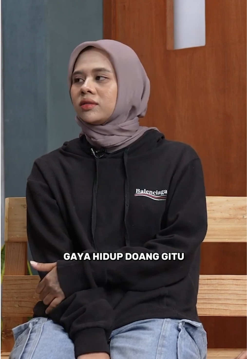 Punk bukan sekedar gaya hidup. Setuju gak guys? Tonton video selengkapnya di YouTube Stand Up Kompas TV #MegaSalsabillah #Gilbhas #BoahSartika #KampusSUCI #TongkronganKampusSUCI #Komedi