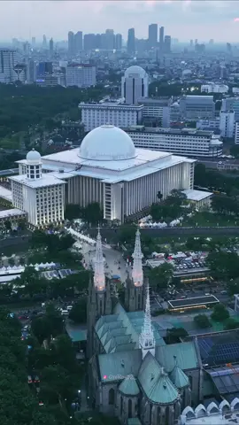 Indahnya Toleransi Wujud bahwa Indonesia dari dulu selalu rukun dan damai,Masjid Istiqlal dan Gereja Kategral berdampingan 🎥Mavic3pro #fyp #fypシ #city jakarta#jkt #lovejkt #color #like4like #djimavic3pro #dji#viraltiktok #pecintamasjidilaqshal 