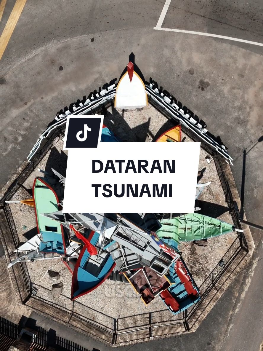 Tragedi tsunami 26 Disember 2004 masih segar di ingatan, Teguran Sang Pencipta pada hambaNya. #droneusang #dronetiktok #tourismkedah #fypシ #kedahdarulaman #kotakualamuda #datarantsunami #tsunami #tsunamiaceh2004