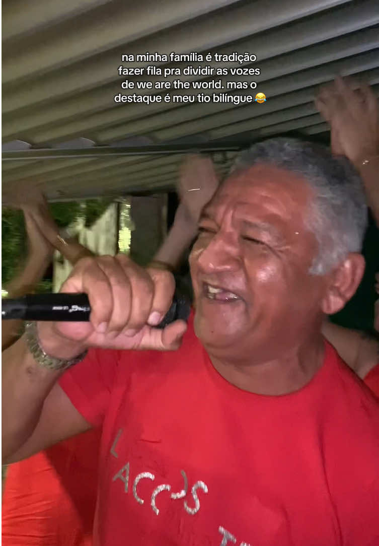 karaokê na família é sempre marcante  #familia #natal #humor #piadas #karaoke 