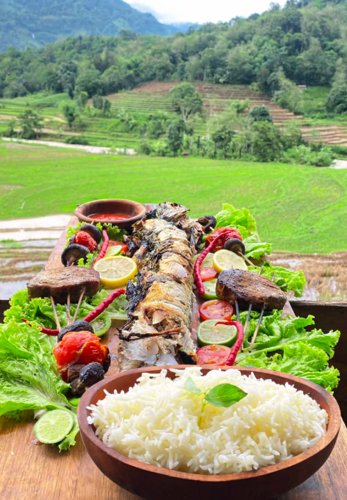 Ikan cendro sama sate tuna 🇮🇩🏕️💦🔥🪵 #ikan #fish #asmr #fyp #sulawasi #camping #nature #naturelover #tuna #cookingrecipe #indonesia #cooking 