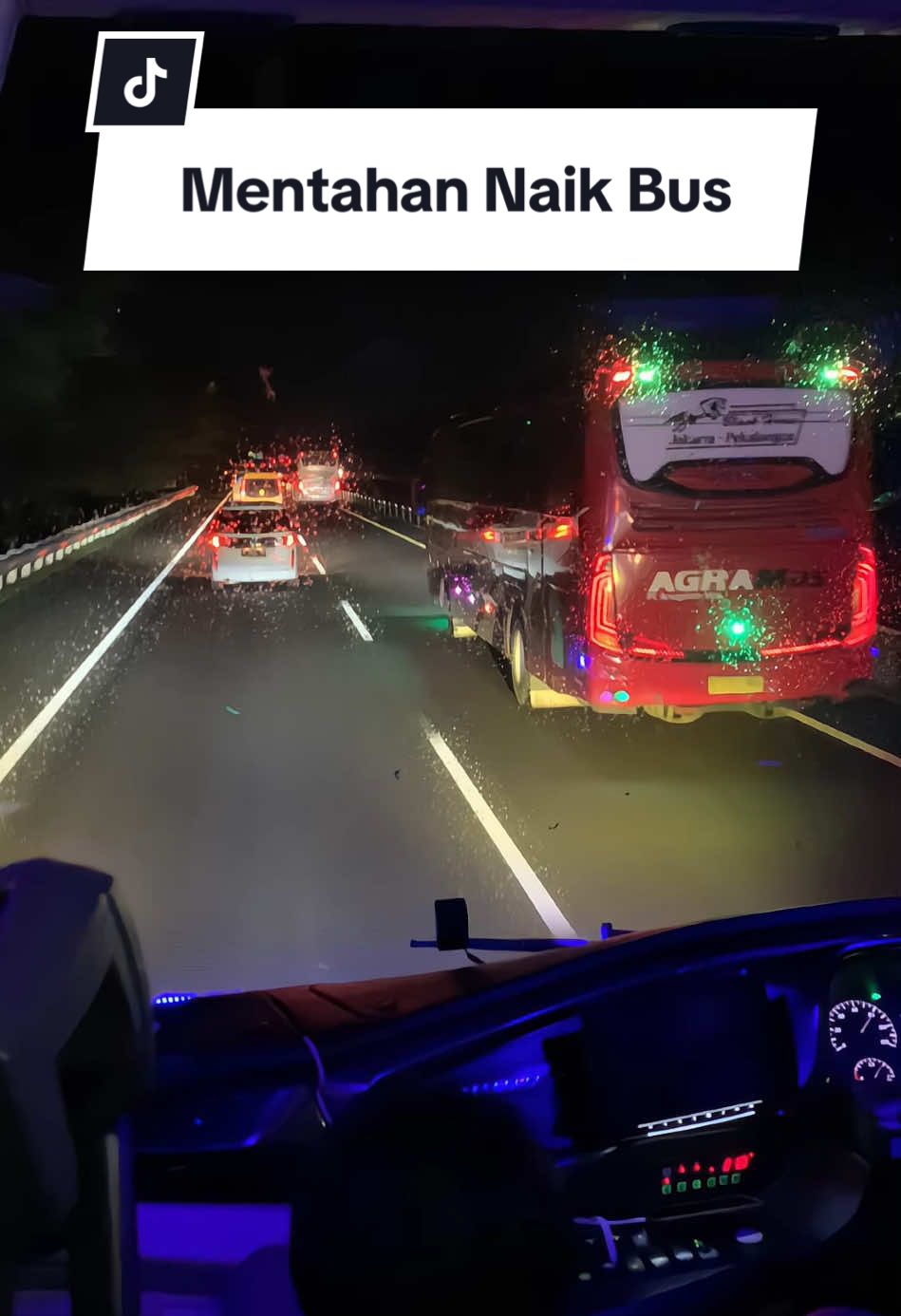 Naik Bus dengan View tidak kehalang Bando, malam hari+suara sein mercy 💆‍♂️ Live Kabin PO.168 Trans  rute : Pekalongan-Jakarta . #explorebuslovers #ayonaikbus #168trans 