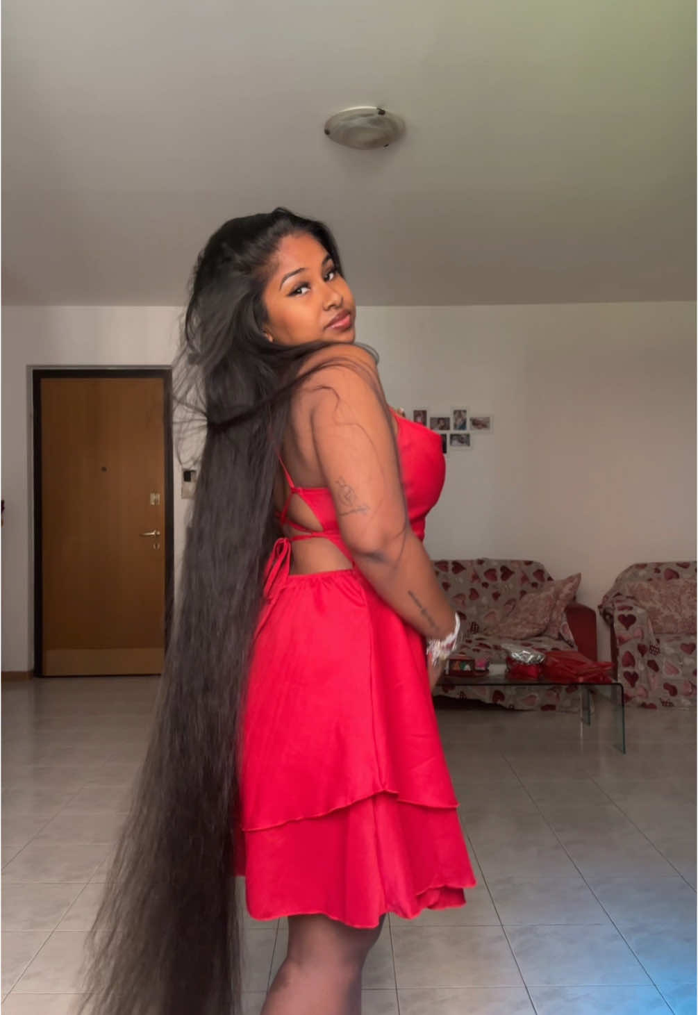 merry christmas peeps♥️🎄      #foryou #viral #browntiktok #browngirl #srilanka #srilankan  #parati #longhair #fyp #fypage #foryourpage #viralvideo #fy #foryoupage #fypシ #fürdich #fup #perte #perteeee #italy #srilankatiktok #CapCut #trending #vanii  #christmas 