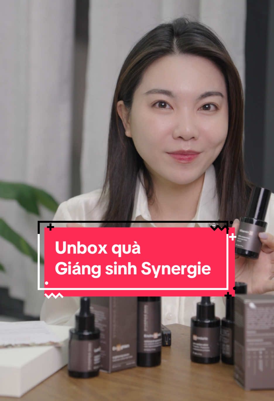 Unbox quà giáng sinh của Synergie Skin tiện thể review nhanh cho ai đang tìm hiểu em Vitamin B3 13% luôn nhé! #synergieskin #vitaminB3 #serumB3 #luonglee #reviewskincare 