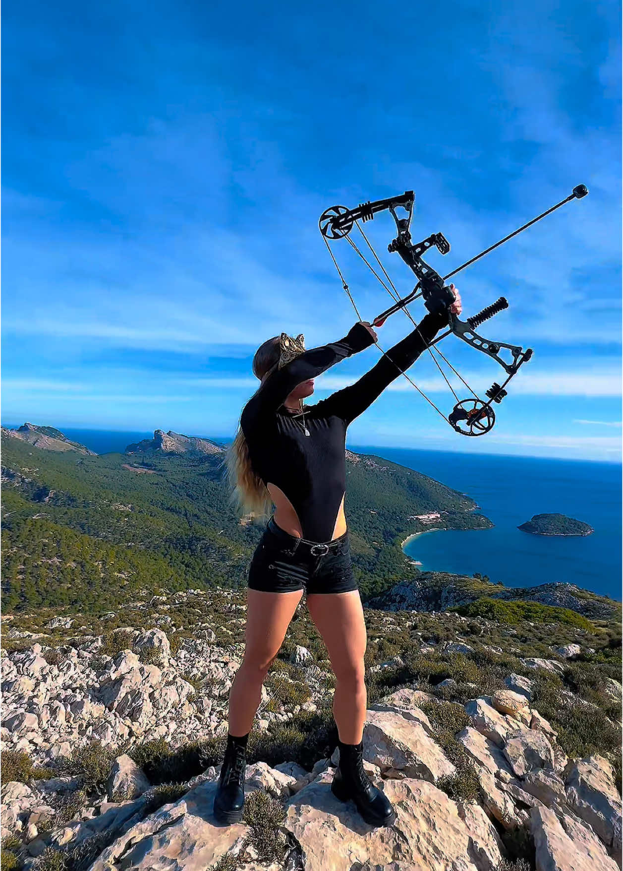 Je tire🏹, la caméra 360° s’envole🚀, et toi tu voyage!!!✈️#cameracontrol #adventure #explore #views #fyp #pourtoi #nature #CapCut 