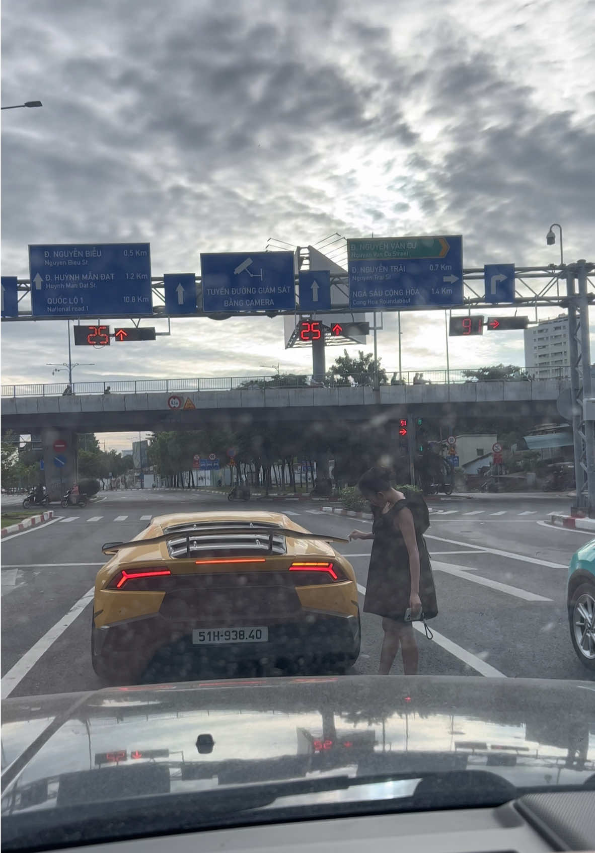 Cái này là tính năng của xe hả ta #fyp #viral #lamborghini 