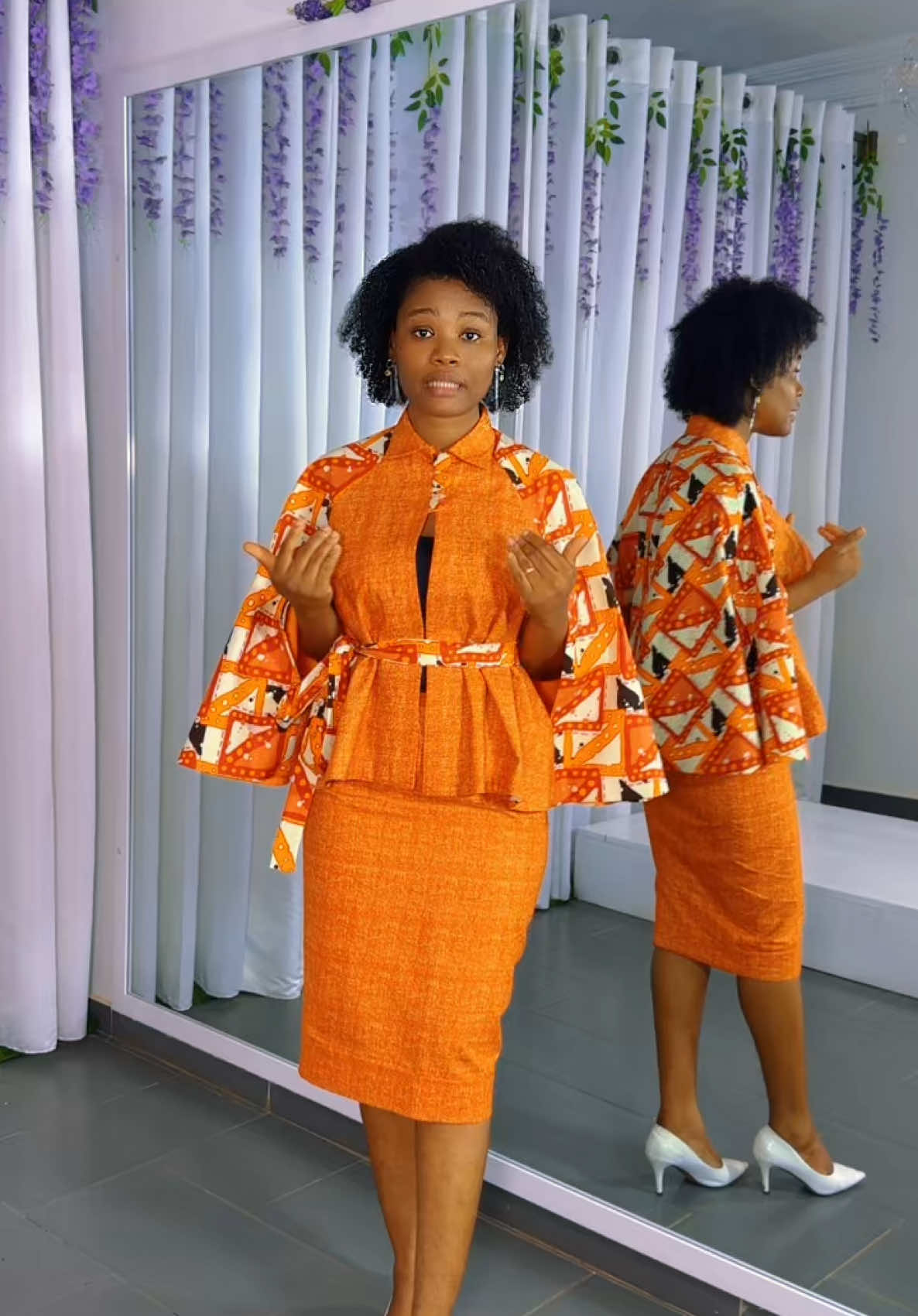 Le Cape Frida pour les femmes, classe élégante que vous êtes🧡 #tenueafricaine #couture #robe #modelenpagne #woodin #robeenpagne #mariagecivil #nestyfashion #cape #tenuedeville #wax #woodin 