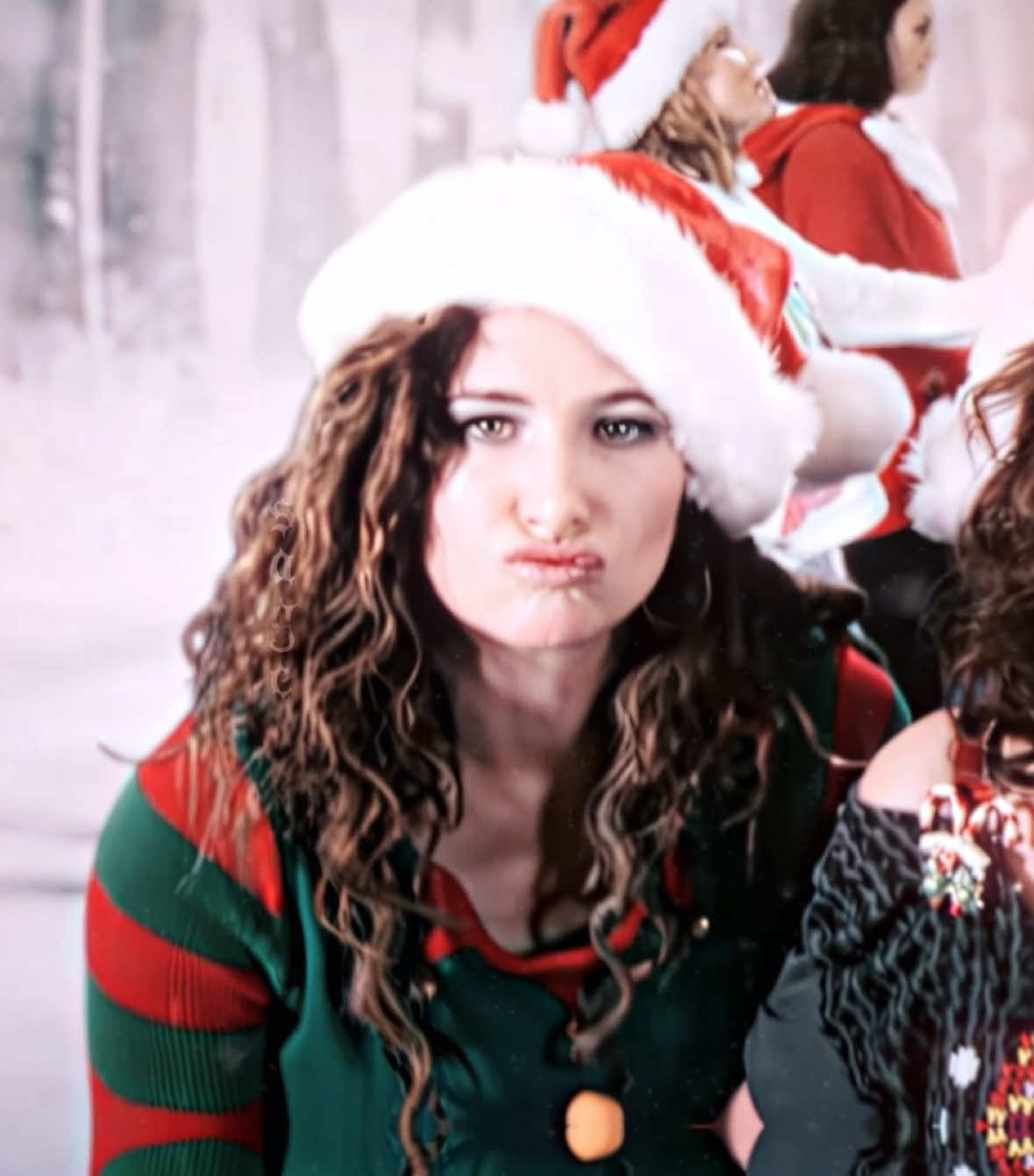 Merry Christmas everyone🫶❄️ ➼ cc (bbh) link in bio ➼ scp by me ➼ topaz by me (link in bio) #kathryn #hahn ##kathrynhahn #kathrynhahnedit #badmoms #badmomschristmas #christmas #christmasedit #holidays #edit #aftereffect #f #viral_video #fyp #xyzabc #sageaep #carla 