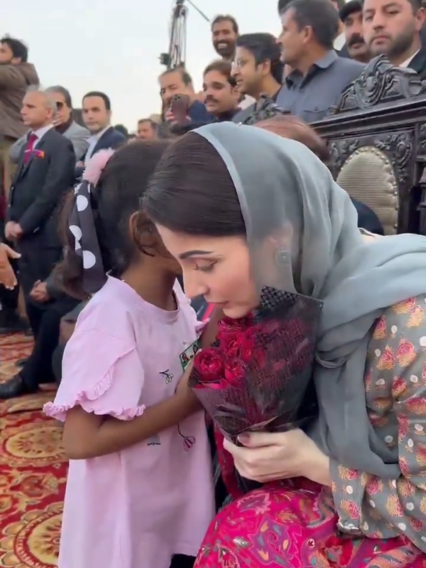 #maryam🥰 #foryouepagepage #cmmaryamnawaz #trendingsong #trendi #cmpunjab #maryamnawaz #foryouepagepage #cmpunjabmaryamnawaz #viraltiktok #cmmaryamnawazsharif💞 #foryoupagee #viral_video #fyp #trendi 