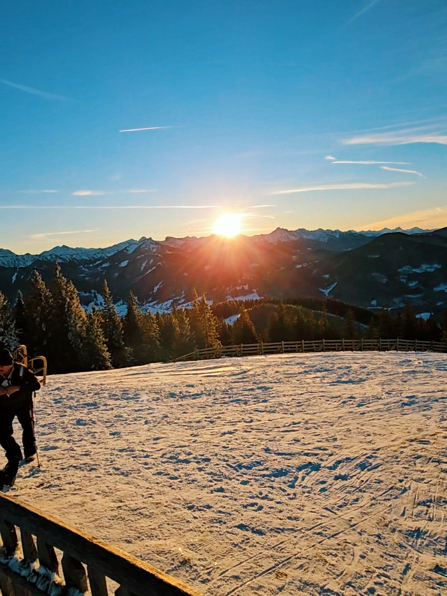 aufs Hörnle gewandert und mit dem Schlitten runter 😍 #wandern #Hiking #Schlitten #Winter #rodeln #hörnle #Sonnenuntergang #sunset 