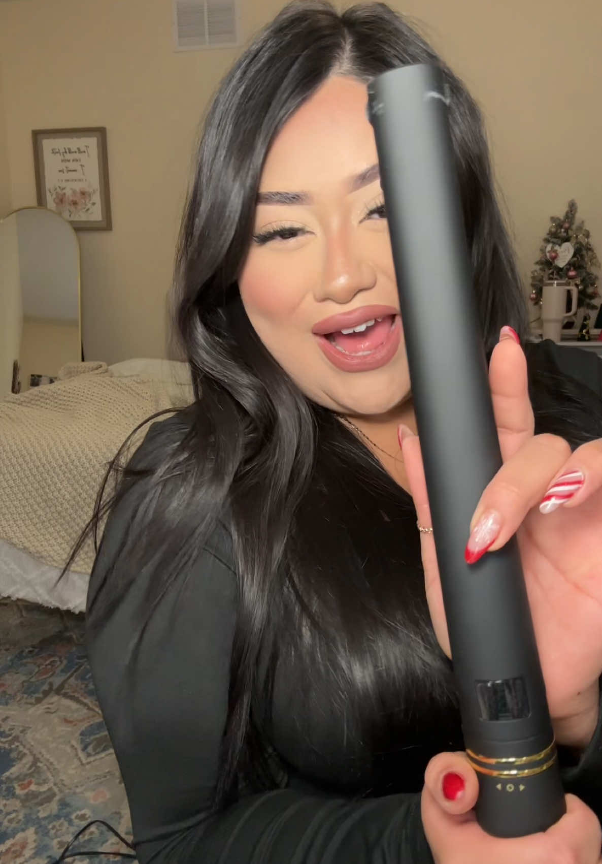 future tip.. wear the glove🥲@Hot Tools Pro #foryou #foryoupage #parati #hottools #curlingiron #straightener #hairtok 