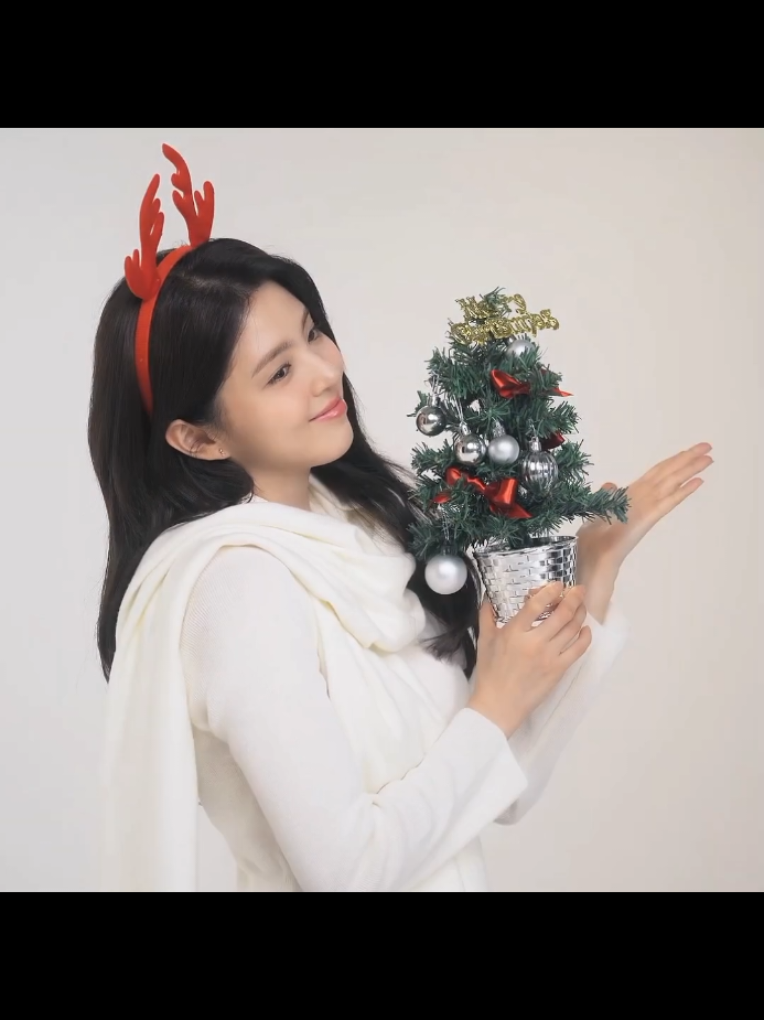 merry christmas and happy holidays 🎄☃️💕 #hansohee #한소희 #xeesoxee #fyp #fypシ 