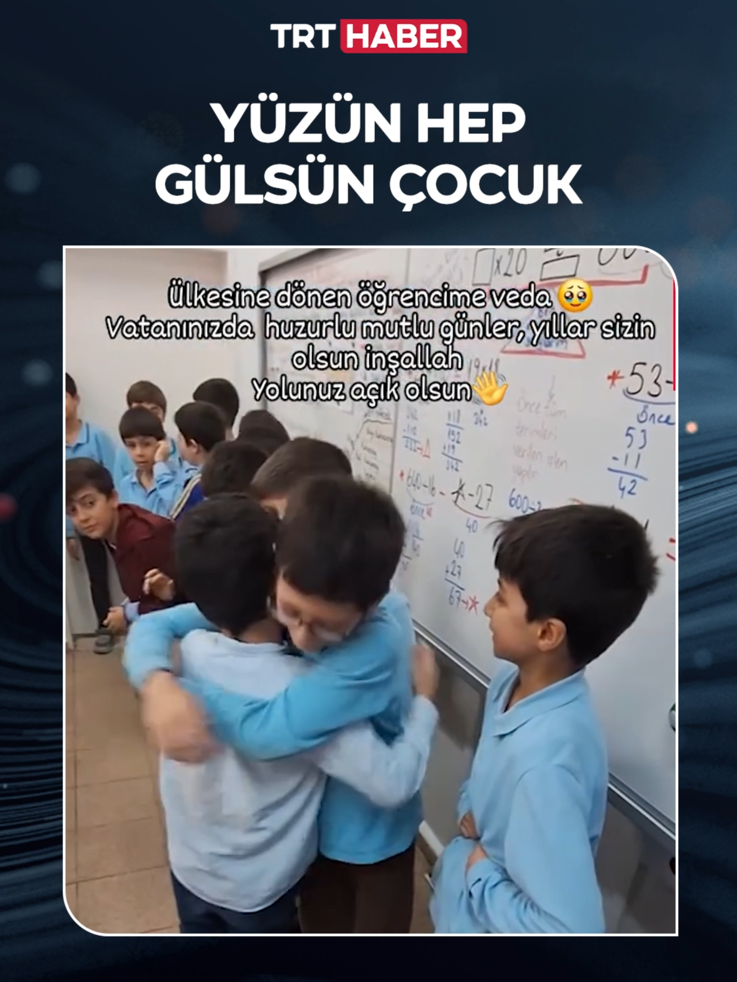 Yüzün hep gülsün çocuk... Küçük Muhammed vatanı Suriye'ye dönmek için sınıf arkadaşlarına veda etti. Arkadaşları Muhammed'i gözyaşlarıyla uğurladı. 📍İstanbul, Başakşehir