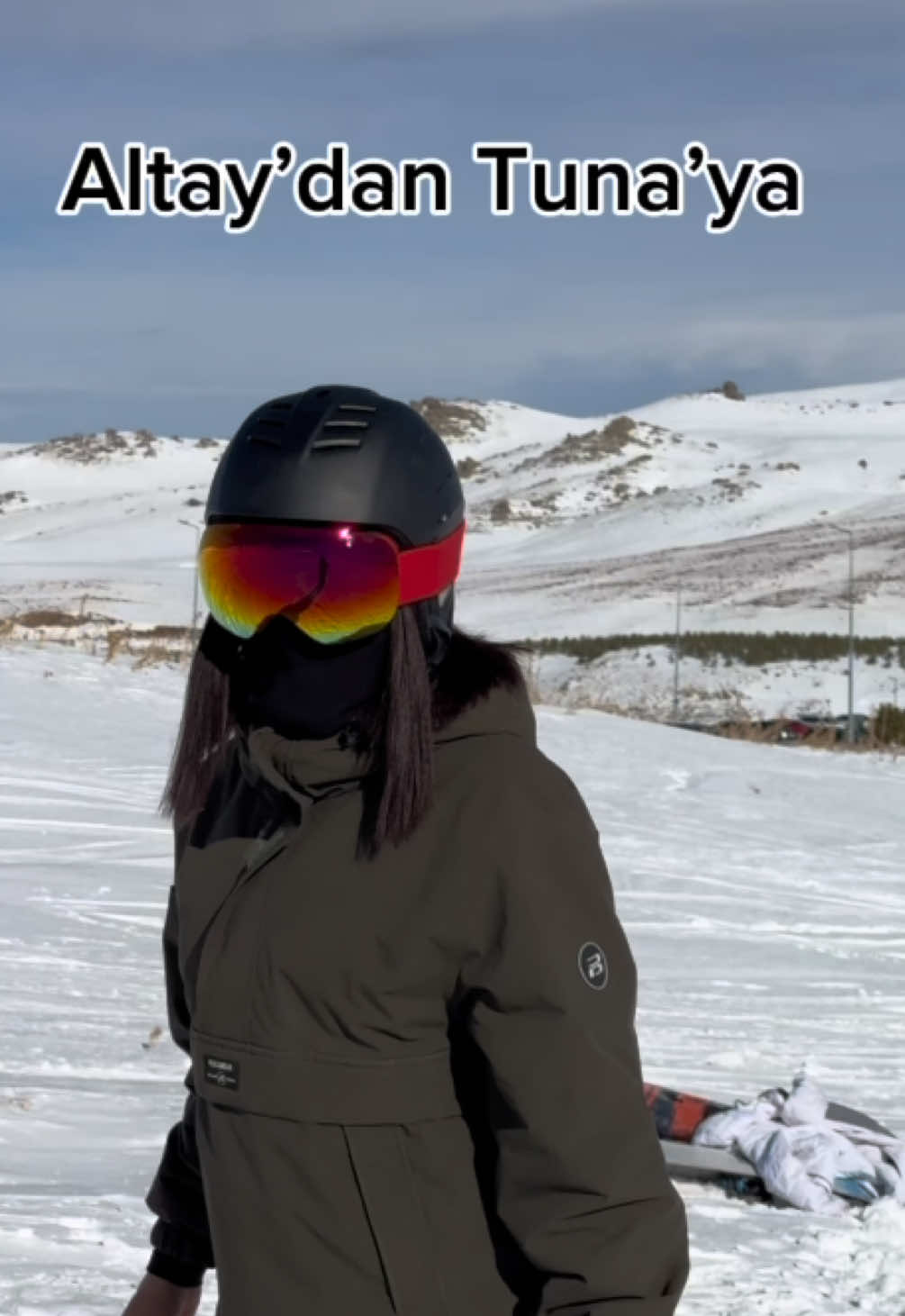 Altayı bulamadık halaa😂  #erciyeskayakmerkezi #snowboarding #erciyes #snowboard #snowboardtiktok #snow #snowman #snowboarder #kar #karolg #kayak #akım #uludağ #tatil #eğlence #komik #kıştatili #danse #altaylardantunaya #altaylardantunaya #snowboard #snowboarding 