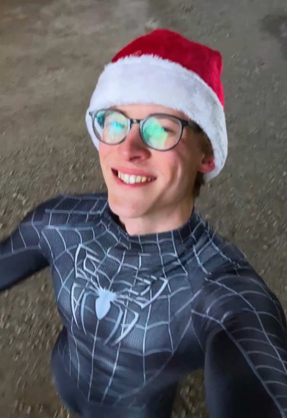 pov: you get new web shooters for christmas 🕷️🕸️ #spiderman #vfx #christmas #fyp 