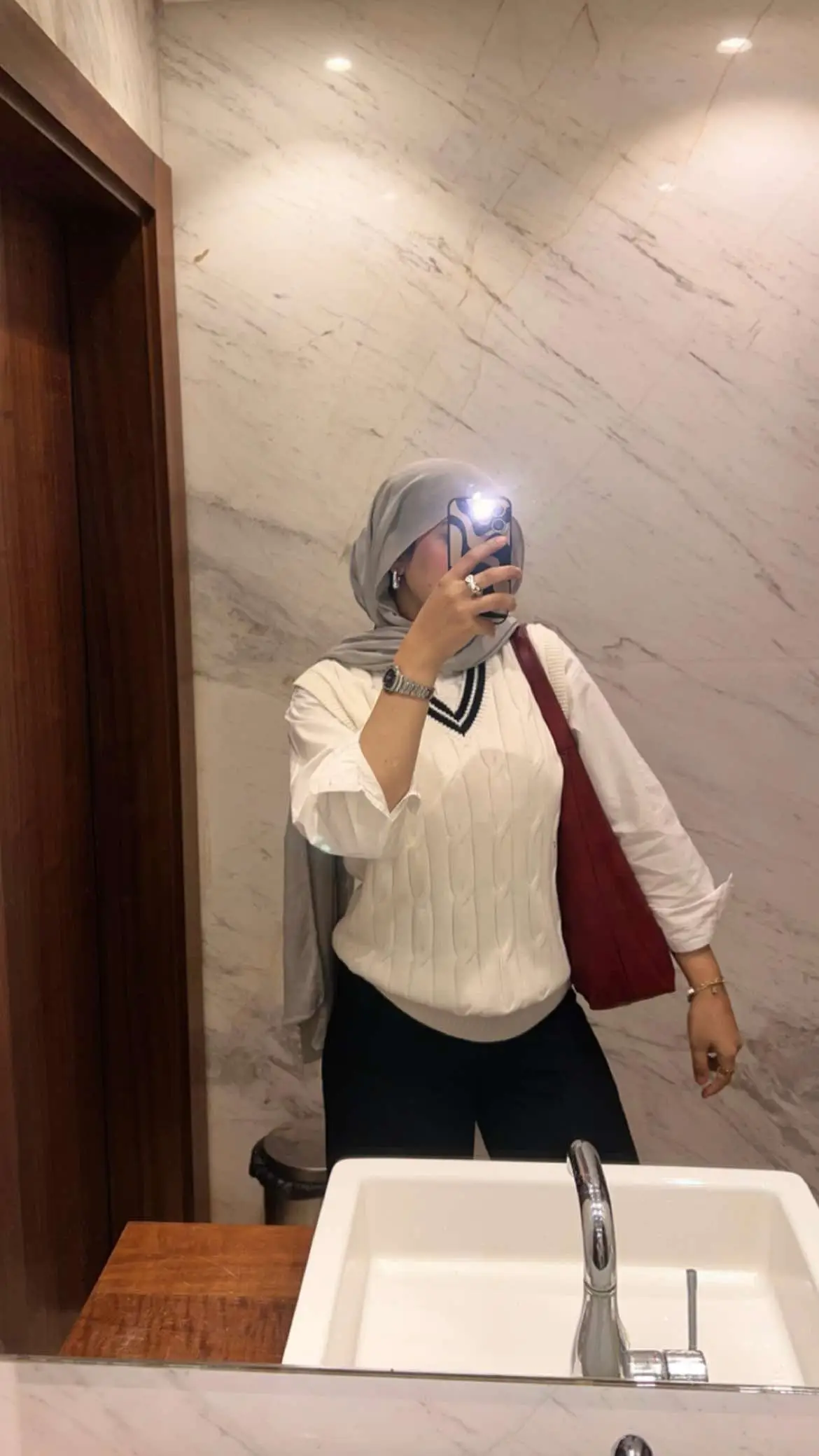 🎧#ootdhijab #ootdinspo #workfit #hijabfit