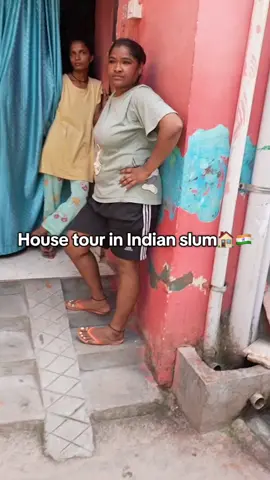 House tour in Indian slum 🇮🇳 #fyp #forupage #travel #india 