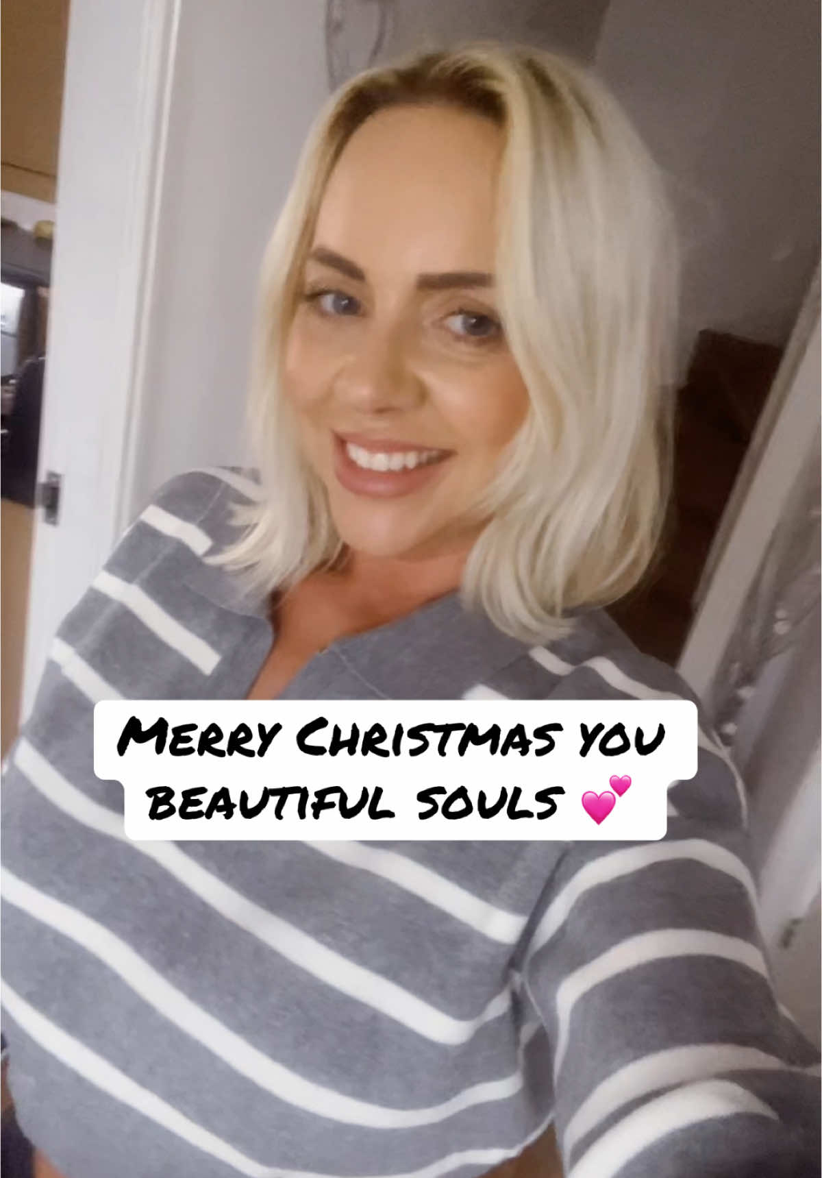 Merry Christmas you amazing people. Do your best everyday, some days are harder than others but you got this, life is for living ♥️ #christmas #merrychristmas #singlechristmas #over40 
