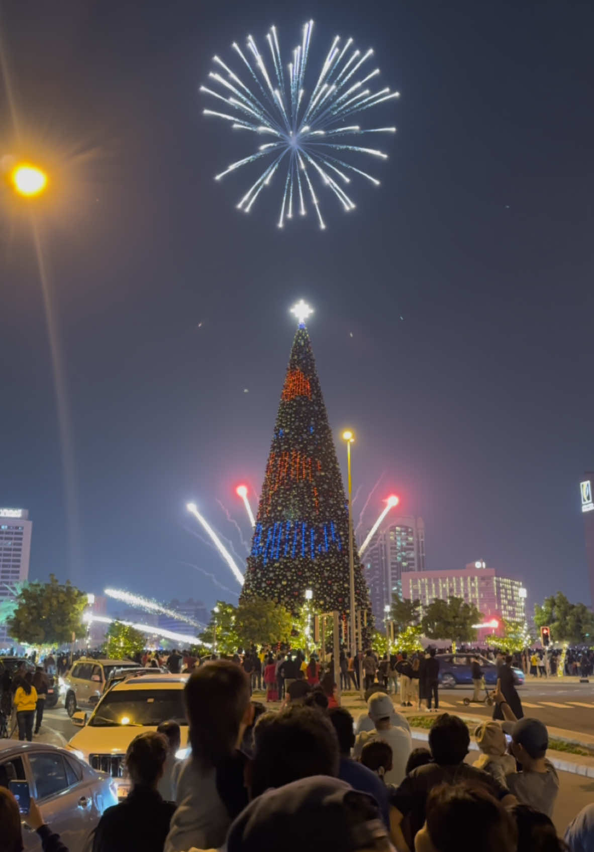 Christmas🎆🎇#christmastree #christmas #dubai🇦🇪 #alseefdubai🇦🇪 #alseef