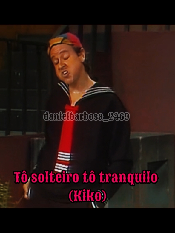 Kiko cantando - tô solteiro tô tranquilo  #kiko #cantando #música #viral #natal #chaves  #danielbarbosa_2469 as melhores edições da turma do Chaves