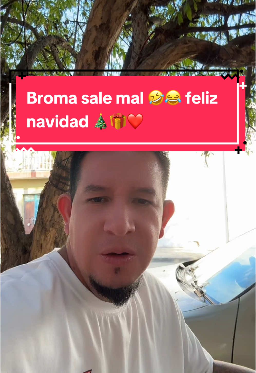 Broma a Rayito sale mal 😨 le puse su regalo que era para otra persona y por poco lo destruye 🤣😅  feliz navidad a todos 🎁🎄❤️ #comedia #comedy #humor #acting #ryd #davidyrayito #rayitoydavid #humorparejas #broma #FamilyFun #familyjokes 