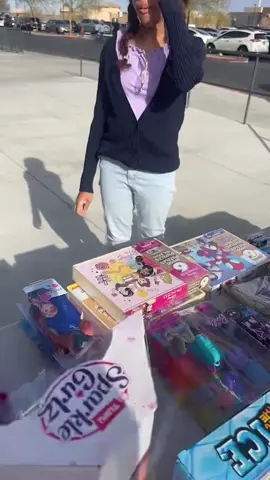 Carlos and I managed to make sure that all donated toys were passed out to the children yesterday. Thank you guys so much for all that you helped us do during this holiday season. ❤️