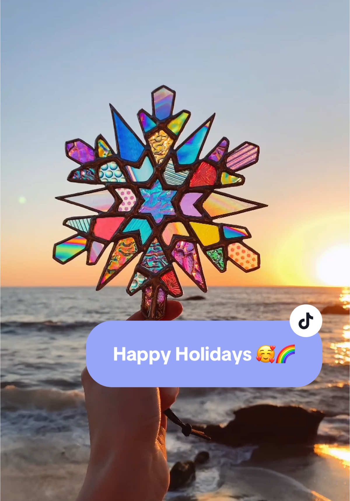 Hoping your holiday season has been vibrant and full of love 🥰🌈💜 thank you guys for another amazing year!!! #stainedglass #rainbow #snowflake #transition #glassart 