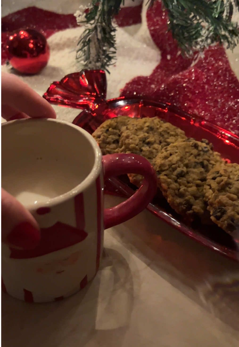 La inocencia de los niños 🥹❤️🍪🥛 insta / marygabby_bonilla #mamasdetiktok #maternidad #mamajoven #mamajoven #momtok #mamadedos #momtok #mamasoltera #navidad2024 #navidad #santa #crianza 