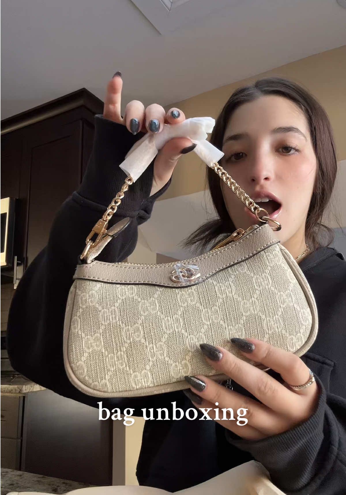 my new fav for winter 🎄🤍✡️ check the link in my bio so we can match  #unboxing #haul #bag #luxury #cute #luxurious #ltk #holiday #winter #bags #purse #purr 