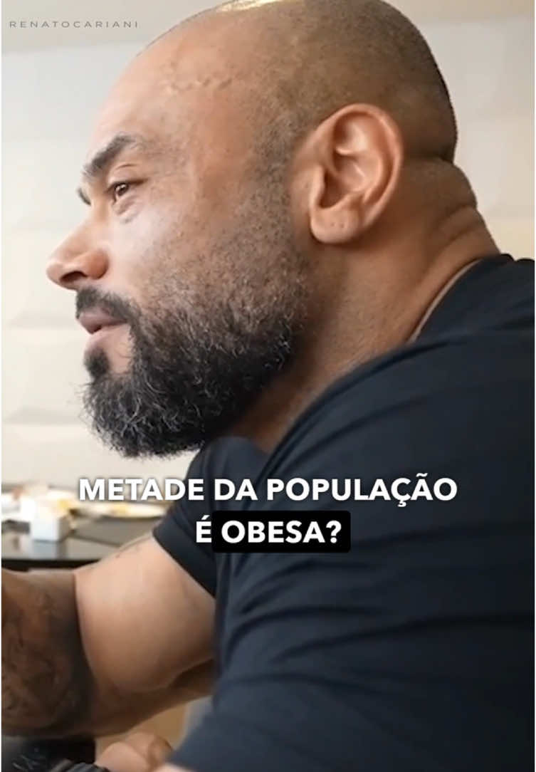 De acordo com a pesquisa Vigitel 2023, 24,3% dos adultos brasileiros são obesos, o que significa que aproximadamente um em cada quatro adultos no país enfrenta essa condição. Além disso, 61,4% da população adulta apresenta excesso de peso, que inclui sobrepeso e obesidade. 