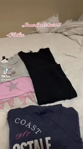 So grateful for everything!!! #creatorsearchinsights #christmas #christmashaul#christmastiktok #christmastime#christmasgift #haul#chrismashauls #fyp#fypシ #fypシ゚viral #fypage #fps #fyppppppppppppppppppppppp #viral#ciralvideo #viralvideo #trend#trendingvideo #trendingsound @Aeropostale @American Eagle @BILLIE EILISH @Native @Fenty Beauty @Fenty Hair @Fenty Skin @eos Products @rhode skin @Hailey Bieber @Not Your Mother’s @UGG® @adidas 