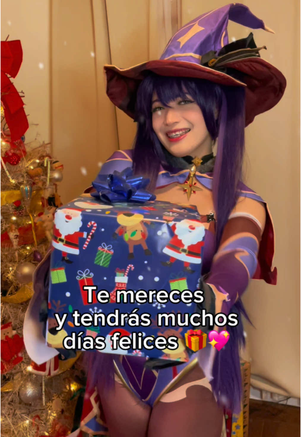 Lamentablemente no puedo estar bajo todos los árboles de Navidad deeeeh 🤪💖 Así que te mando muy lindo deseos y un abrazo virtual~ #miccostumes #monamegistus #monamegistuscosplay #GenshinImpact #genshinimpactcosplay #navidad #cosplayer #cosplaygirl #cosplayers #animegirl  #cute #genshincosplay