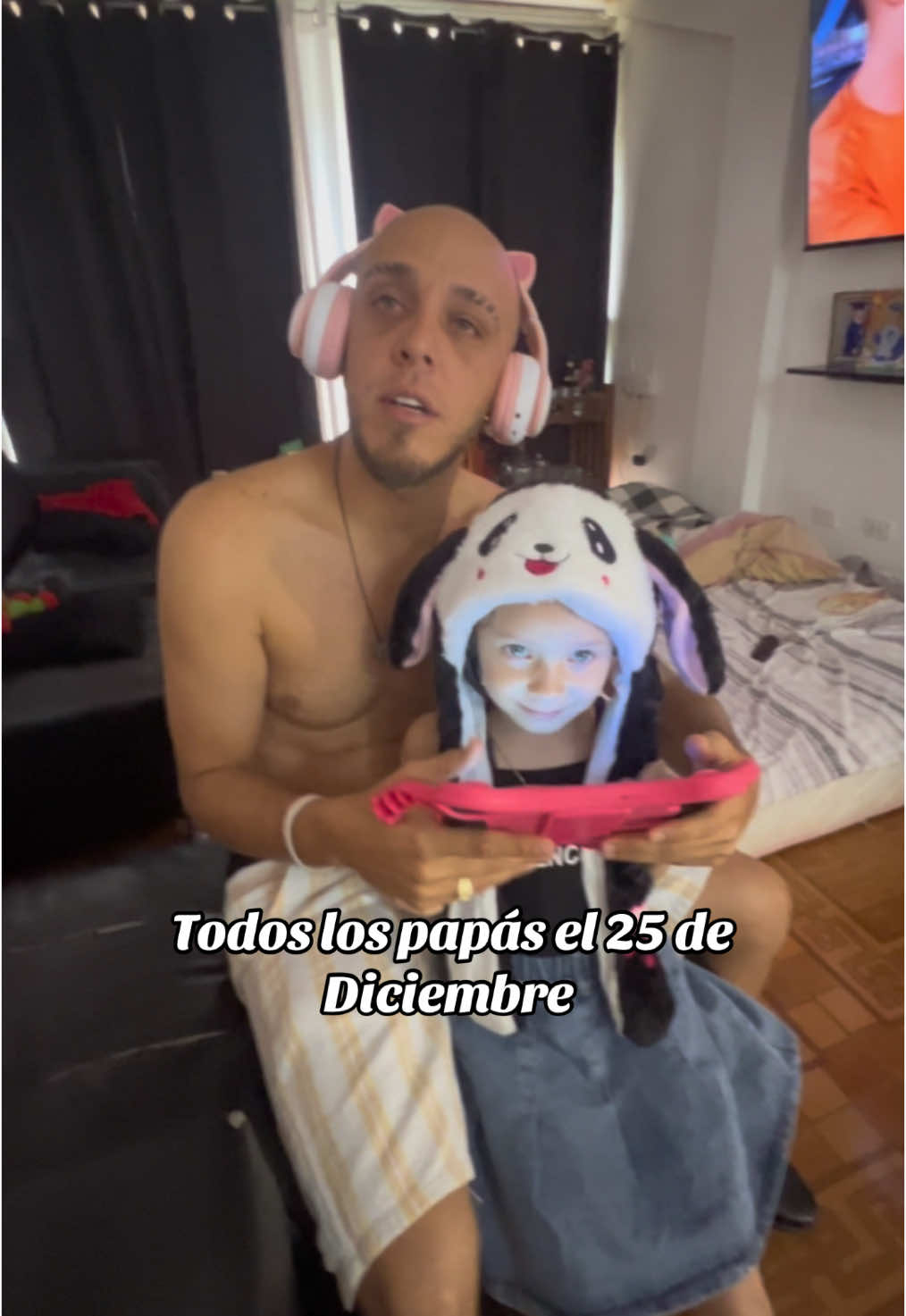 Todos los papás el 25 de diciembre 🤣🤣 #viral_video #parati #fyp #venezuela #tendencia #venezolanosenelmundo #risa #familia #navidad #humor 