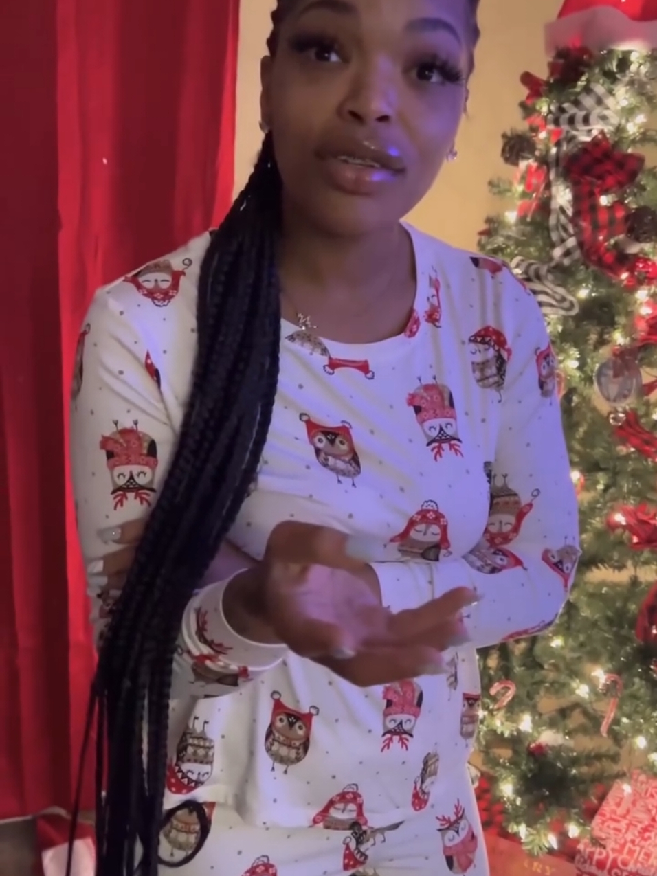Husband Caught His Wife Cheating With Her Co-Worker On Christmas Day And Packed Her Stuff
