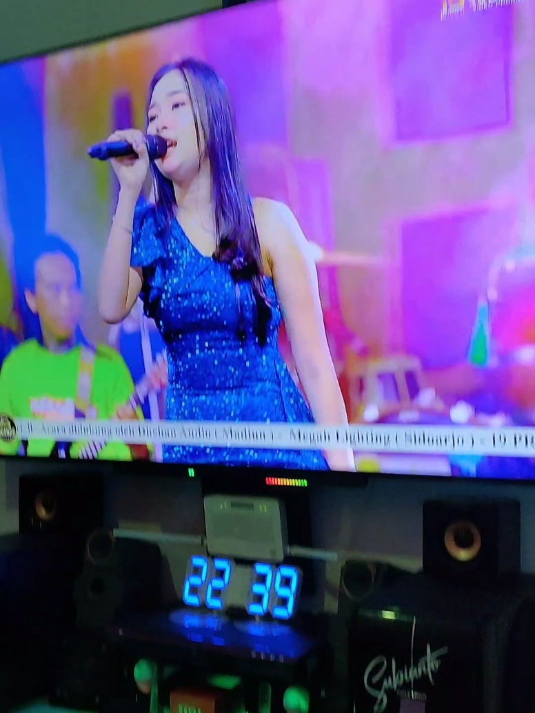 Layang Sworo=> Ersa Amelia - Mahesa Music live Alasmalang-Surabaya^•||•^ RADIO DANGDUT #layangsworo #ersaamelia #mahesamusic #radiodangdut 🎵@𝗠𝗨𝗦𝗜𝗞-𝗞𝗢𝗣𝗟𝗢 