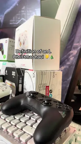 This is terrible 🤦🤦🤦 #fyp #christmas #christmashaul #christmas2024 #2024 #christmashaul2024 #gifts #presents #christmasgift #gaming #setup #streamingsetup #GamingSetup #totopcs 