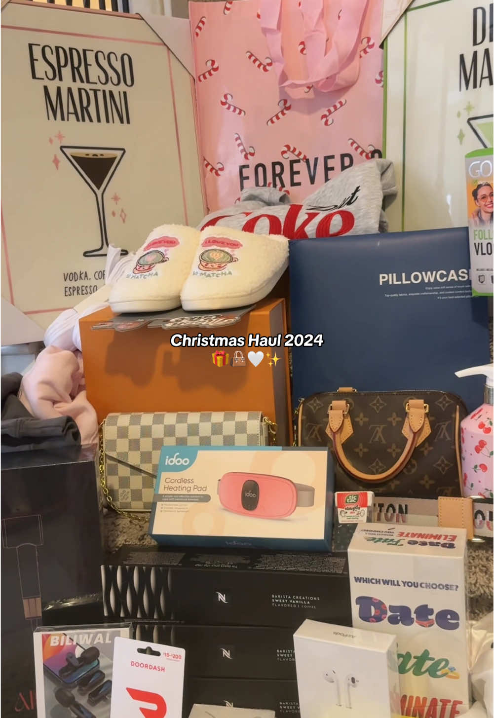 Christmas Haul 2024✨ #pt1 #christmashaul #christmas #christmas2024 #december #louisvuitton #dietcoke #forever21 #doordash #kendrascott 