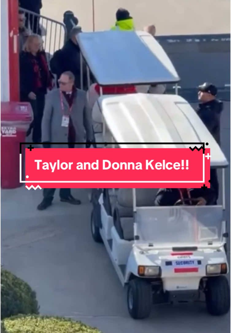 TAYLOR AND DONNA ARRIVING AT THE CHIEFS GAME! #taylorswift #swiftie4ever #swifttok #swiftie #taylorswiftfan #swifties4ever #swifties4ever #christmastreefarm #traviskelce #chiefs #merryswiftmas 