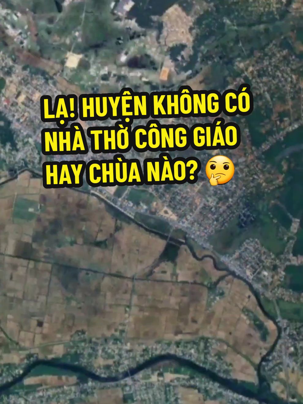 Kỳ lạ, huyện Vĩnh Linh ở Quảng Trị là huyện duy nhất ở Việt Nam không có chùa hay nhà thờ công giáo nào. Ít nhất là bạn không thể tìm thấy trên Google Maps.  Có thể bạn đã biết Vĩnh Linh qua những di tích lịch sử ở Vĩnh Linh như Đôi bờ Hiền Lương - Bến Hải, Cầu Hiền Lương, Sông Bến Hải, Khu phi quân sự vĩ tuyến 17, Địa đạo Vịnh Mốc, Bến đò Tùng Luật, Cửa Tùng, Rừng nguyên sinh Rú Lịnh... nhưng nhà thờ công giáo và chùa thật sự khó tìm ở đây.  Vĩnh Linh từng là đặc khu trực thuộc Trung ương, đã hứng chịu hơn 8.000 trận bom, hàng triệu tấn bom đạn trong chiến tranh...  Bạn có biết điều gì thú vị khác về Vĩnh Linh không? Hãy để lại bình luận cho mình nhé! huyện không có nhà thờ huyện không có chùa huyện vô thần