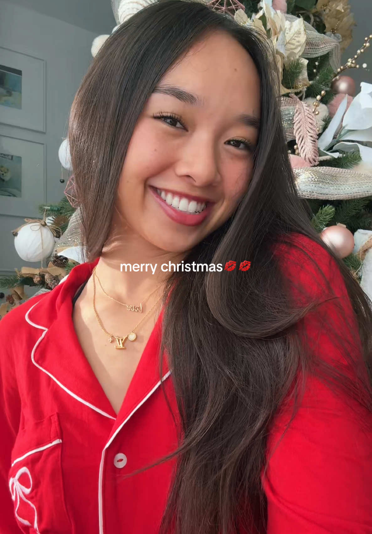 filming my haul for vlogmas rn brb
