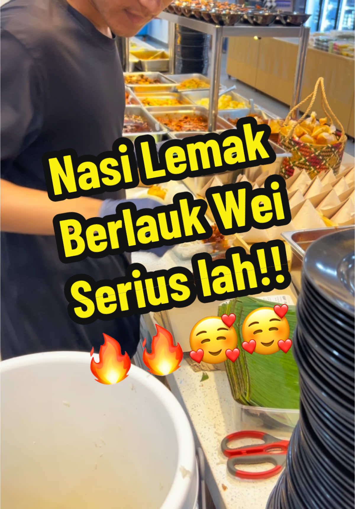 Ada kat sini suka makan Nasi Lemak Berlauk tak? Ni min nak tunjuk 3 jenis Nasi Lemak Berlauk kegemaran min di MK. Kalau Korang Suka mix dengan lauk apa? 📍 Restoran Mak Kimbong, Seksyen 4 , Bandar Baru Bangi, Selangor.  #fyp #fypシ #foryou #trending #trendingvideo #makananviral #makanviral #makkimbong #makkimbongbangi #bandarbarubangi #portmakanbangi#fyp #makansedap #sotongbakar #ikanbakar #bangi #sotongviral #sotonggergasi