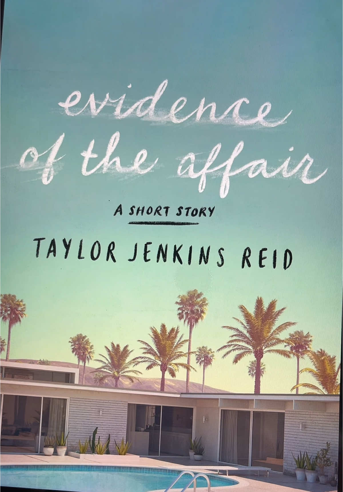 What’s everyone CR? #BookTok #evidenceoftheaffairbook #taylorjenkinsreid 