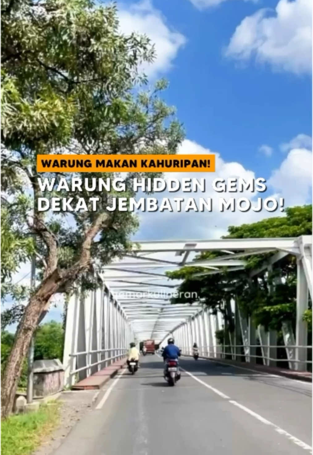 RESTO HIDDEN GEMS DI MOJOLABAN! ✨😍 Random banger nyari tempat makan modal gmaps! Eh malah nemu tempat makan yang meskipun masuk gang tapi vibes-nya homey banget dan menunya juga enak sovat 🤤 Nama tempatnya @warungmakan_kahuripan yang lokasinya gak jauh ya dari Jembatan Mojo sobat 😍 Untuk menunya variatif ada nasi pecel, bakmi toprak, bakso, ayam goreng kremes, ayam penyet, selat daging, gado-gado dan masih banyak lagi 💯 Tempatnya juga nyaman dan biasa dipakai buat ngasain acara juga seperti arisan, reuni dan menerima pesanan catering juga lho. Apalagi ada speaker dan mic yang bebas kamu pakai ✨ Nah jadi gimana? Yuk save dan share ke temenmu yang mau kamu ajak ke sini sobat! 😋😍 ________⁣⁣⁣⁣ @warungmakan_kahuripan 📍 Jl. Badran Raya, Laban, Mojolaban, Sukoharjo (Gak jauh dari Jembatan Mojo) 🚀 Gmaps: Warung Makan Kahuripan (Mojolaban) ⏰ Buka jam 07.30 - 16.00 WIB⁣ (Jumat Libur) ✨ Fasilitas: * Free Wifi⁣ * Indoor AC⁣ * Semi Outdoor * Toilet * Sound System + Mic * Mushola⁣ 💰 #bmds_warungmakankahuripan #menuwarungmakankahuripan _______ .⁣ .⁣ . #gemarkulineran #bukumenudisolo #tongkrongansolo #kulinersolo #kulinerdisolo #warungmakankahuripan #bmds_mojolaban #kulinermojolaban #exploremojolaban #mojolaban