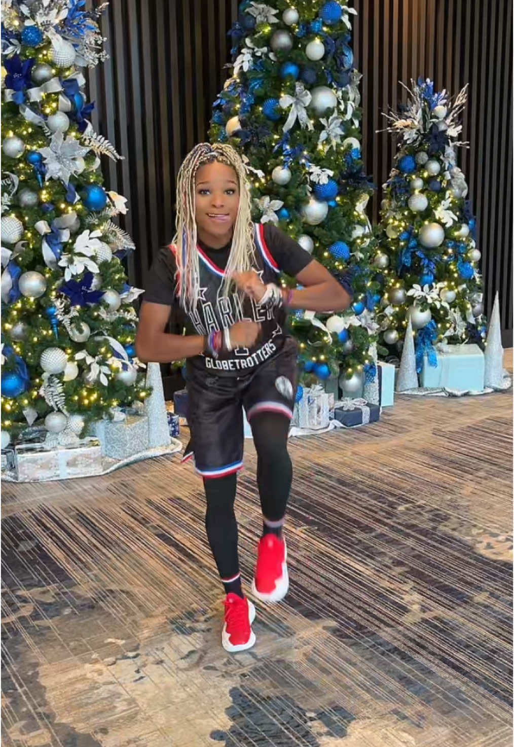 Merry Christmas Pookies!!!🥰🎄🫶🏽 Dc: Me @Gloria Boyd  #fyp #dance #basketball #glorilla #footwork #viral #foryoupage #hooper #merrychristmas #christmas 